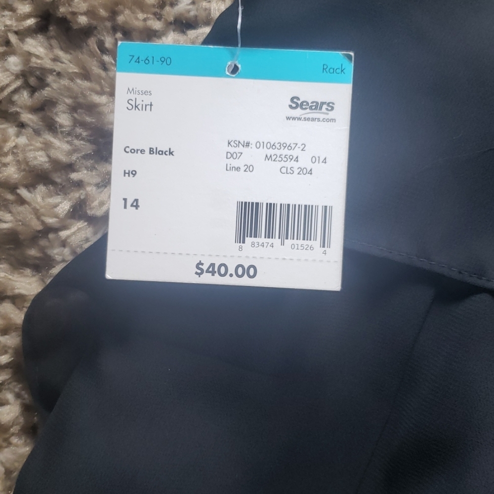 Black Ruffle Mini NWT 4/40 - Picture 2 of 4